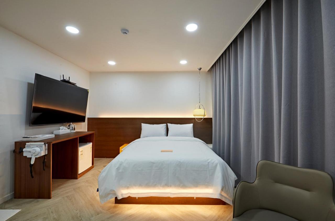 Hotel Sounds Jeonju Exteriör bild